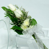A80 - 2 White Rose Bride Presentation with Filler