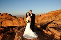 Bride and groom stunning backdrop at Valley of Fire - Amanda Miles Photography