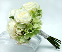 A86 - 4 White Rose Bouquet with White Hydrangea